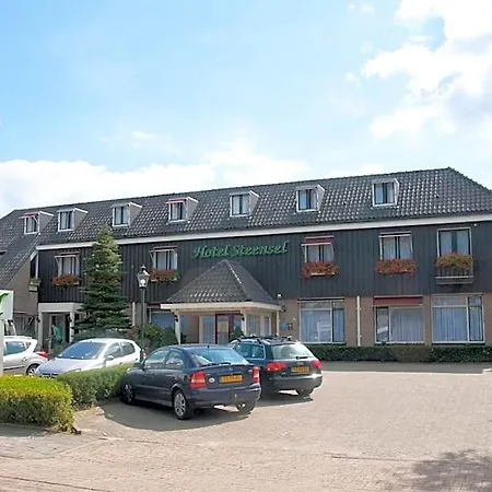 Hotel Steensel 3*
