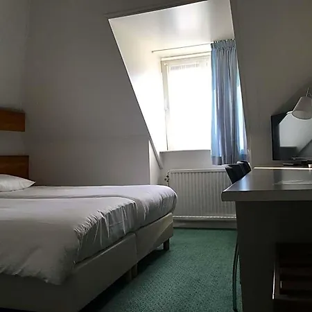 Отель Hotel Steensel