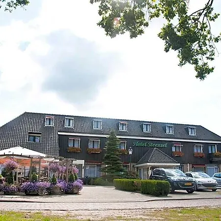Hotel Steensel Отель Steensel