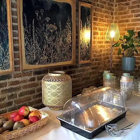 Hotel Steensel Отель 3*