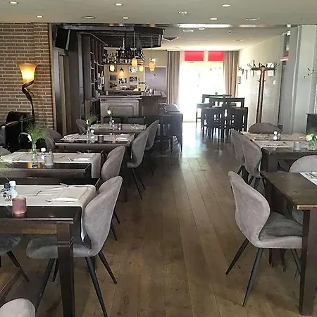 Отель Hotel Steensel