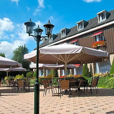 Hotel Steensel Отель