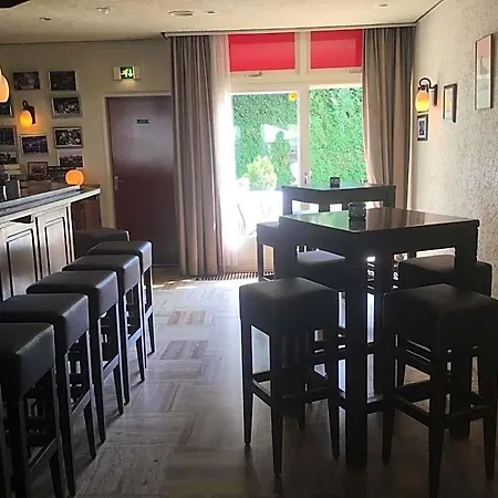 Отель Hotel Steensel Steensel
