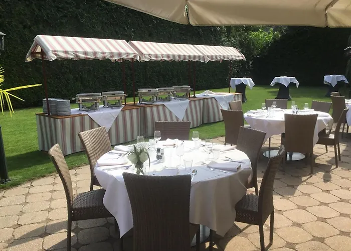 Hotel Steensel Ξενοδοχείο 3*