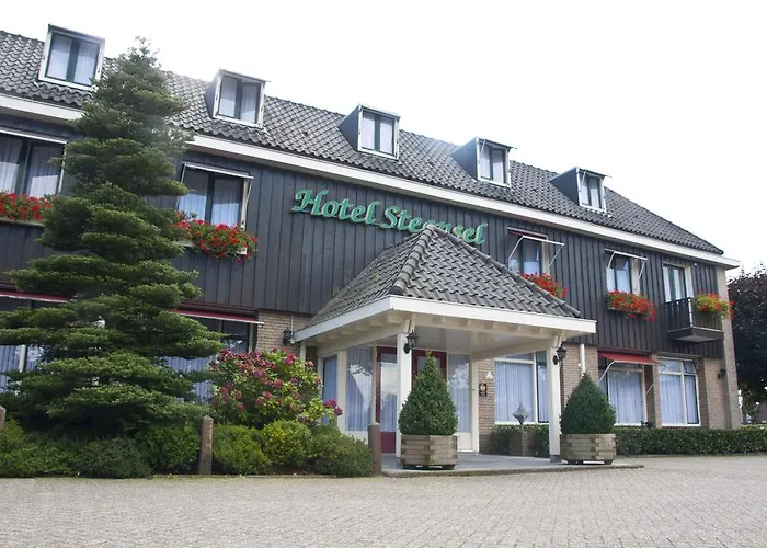 Hotell Hotel Steensel 3*